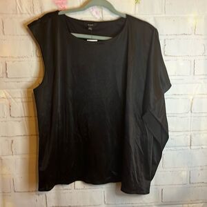 NWT ALFANI ONE SHORT SLEEVE FASHION TOP IN BLACK SIZE XL.